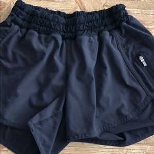Lululemon tracker shorts
